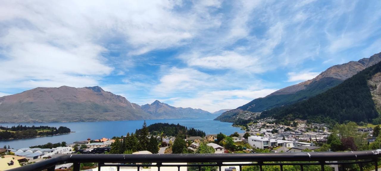 Spacious Home With Awesome Lake Views Queenstown Dış mekan fotoğraf