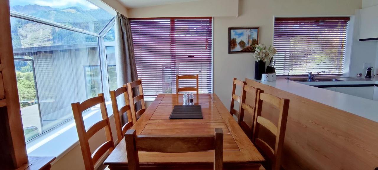 Spacious Home With Awesome Lake Views Queenstown Dış mekan fotoğraf